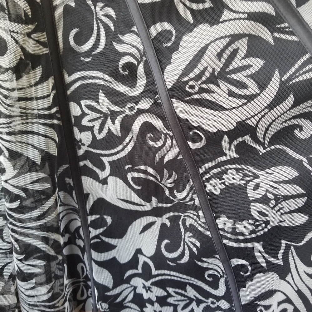 Dress - Picture 3 of 3